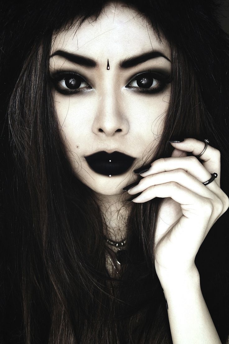 Wylona Hayashi без макияжа