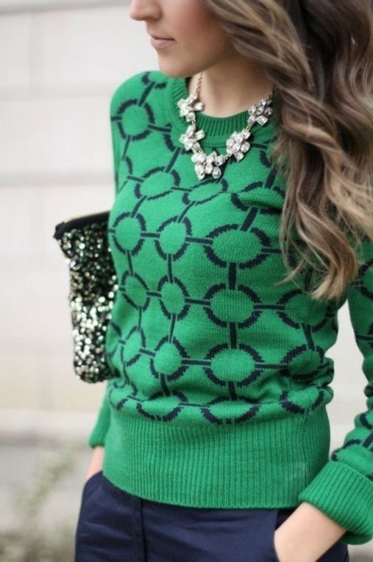 Зеленая кофта