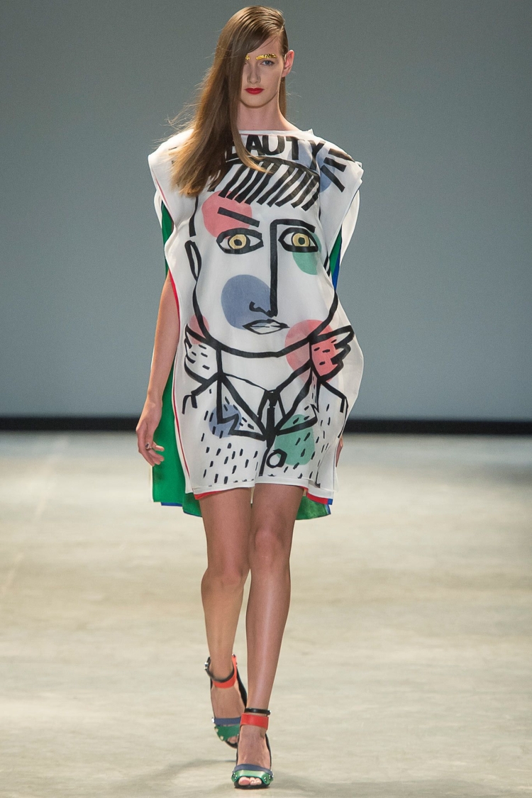 Платья с яркими принтами