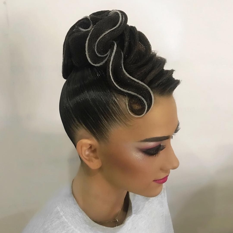 Высокий пучок для бальных танцев