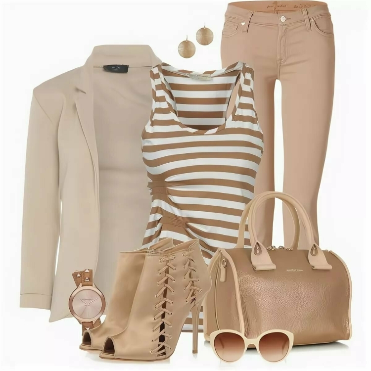 Бежевый комплект одежды