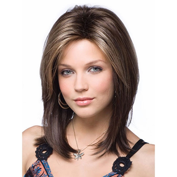 Стрижка Каскад на средний волос без челки