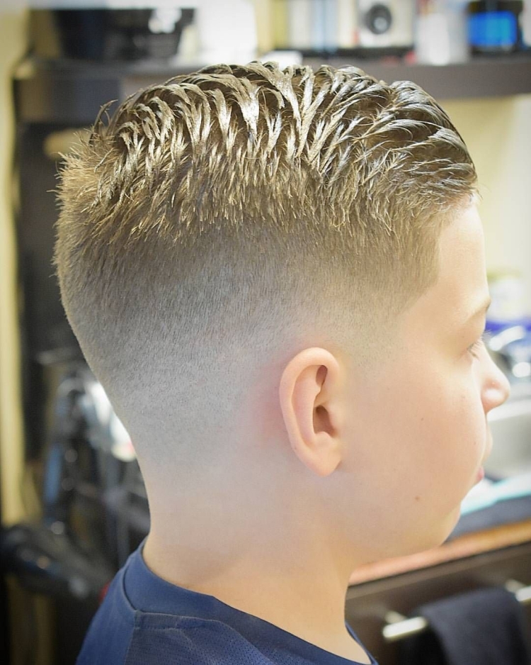 Стрижка полубокс для мальчика 10 лет