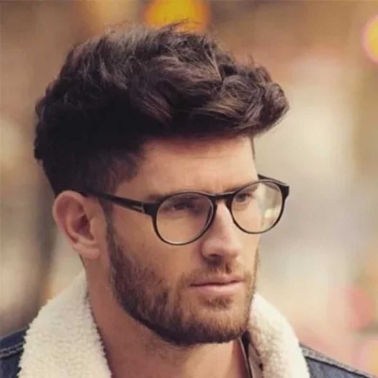 Модные мужские стрижки на волнистые волосы