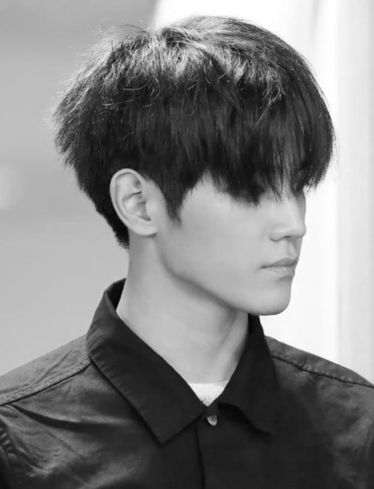 Корейские стрижки для парней