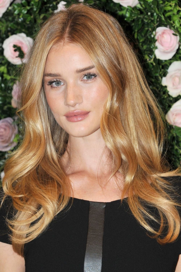 Рози Хантингтон-Уайтли медовые оттенки волос