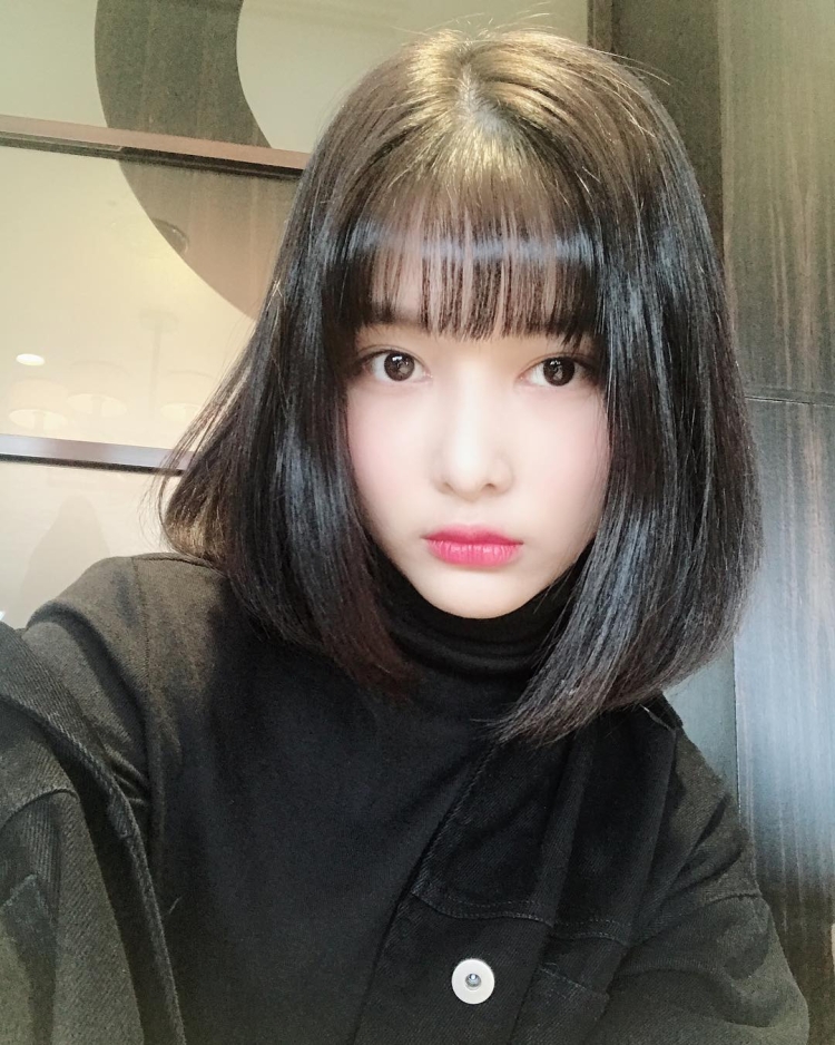 Дженни с челкой