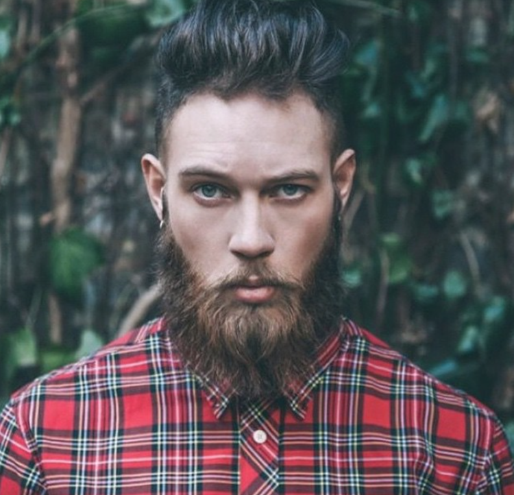 Брутальный мужчина хипстер