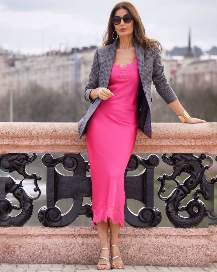 Платье пиджак розовое