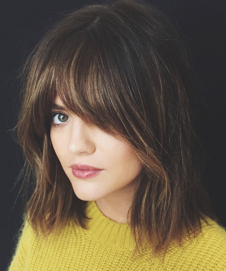 Люси Хейл с челкой