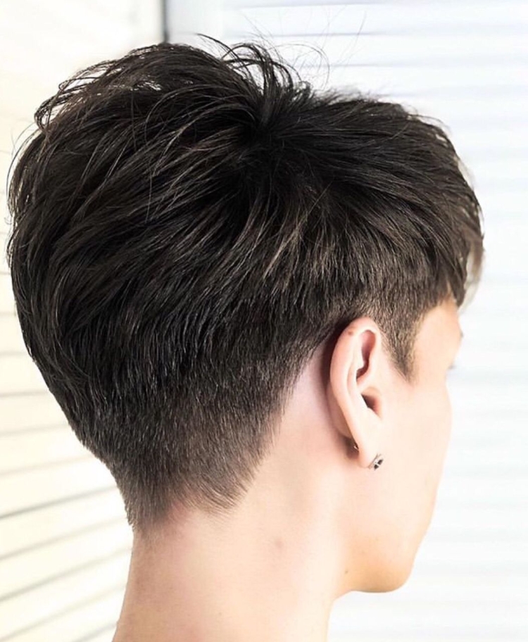 Пикси стрижка вид сзади