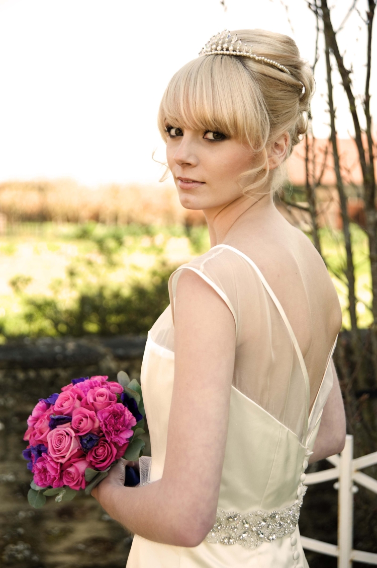 Свадебные прически с челкой