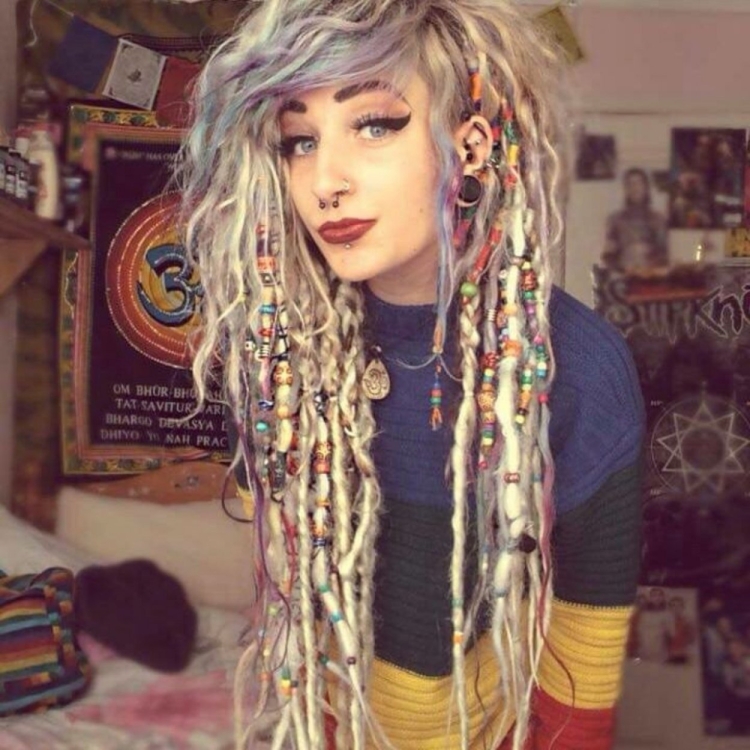 Де дреды цветные