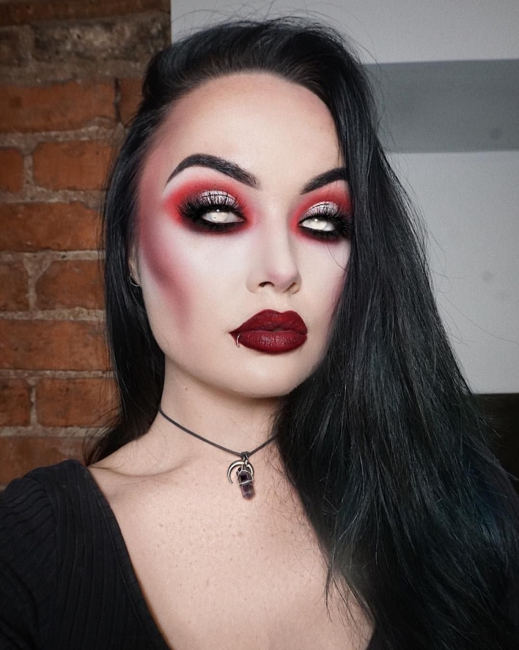 Макияж дьяволицы на Хэллоуин