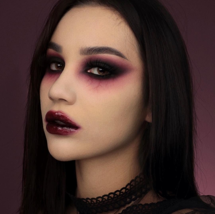 Красивый макияж вампирши