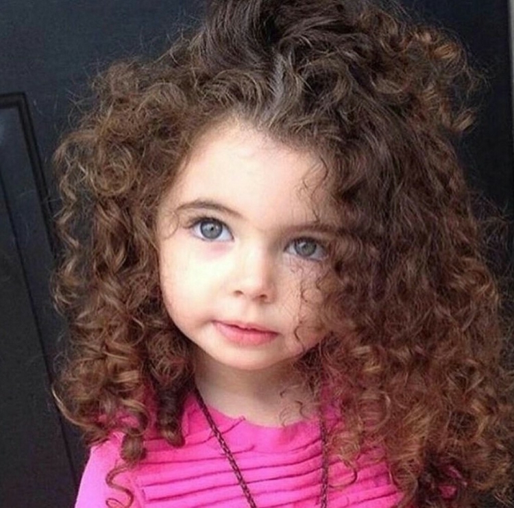 Грозная Кира "кудряшка"