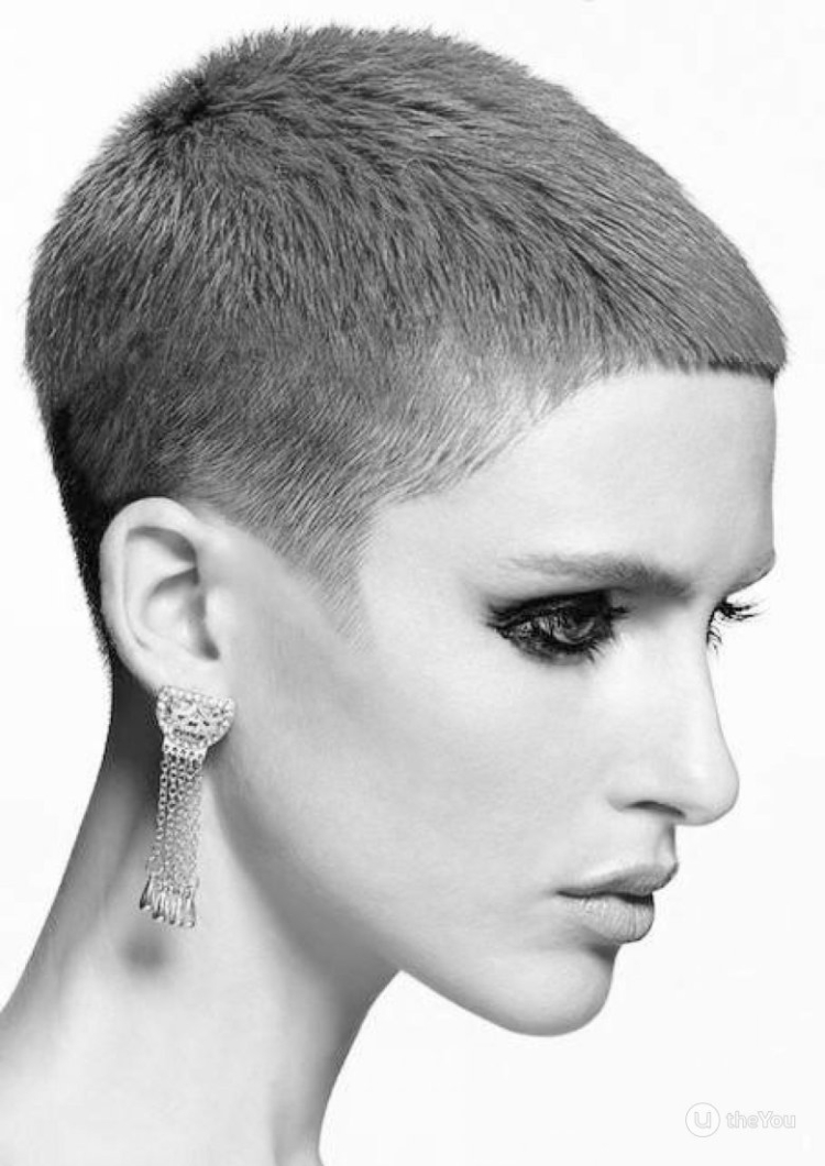 Женские стрижки короткие модельные полубокс