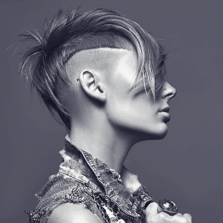 Креативные стрижки с выбритыми висками