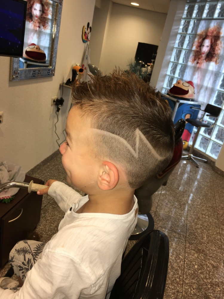 Стрижка с молнией для мальчика