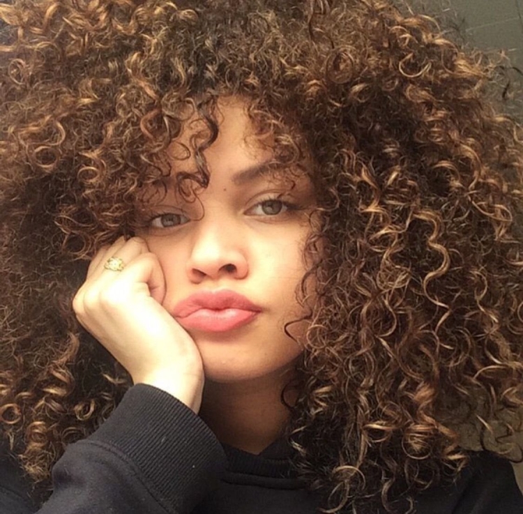 Кристина Черкасова афро кудри