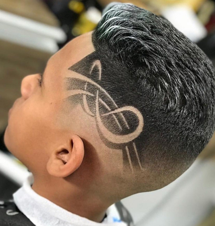 Детские стрижки с узорами