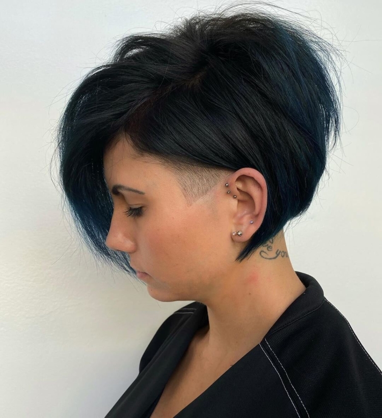 Пикси андеркат Боб на темные волосы