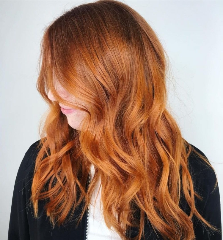 Оранжево каштановые волосы