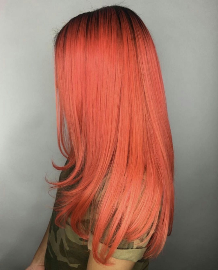 Персиково красные волосы
