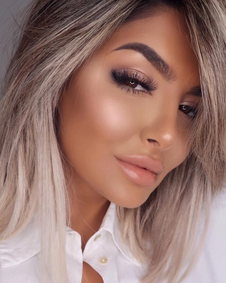 Пепельный блонд с карими глазами