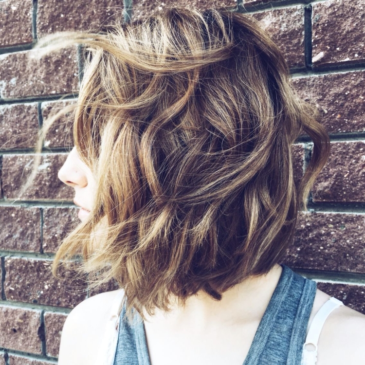 Прическа пляжные Локоны на средние волосы