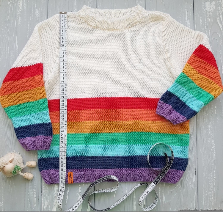 Радужная кофта