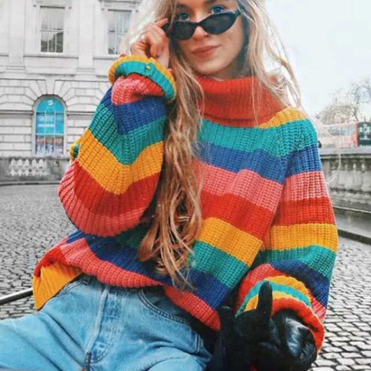 Модные разноцветные свитера
