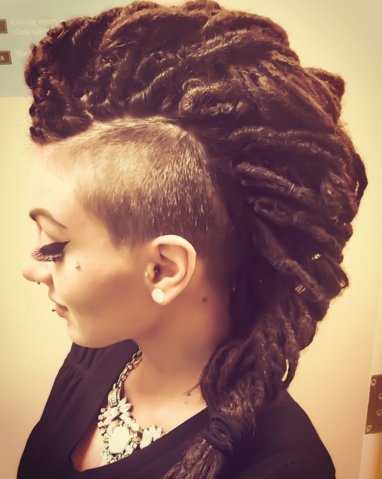 Ирокез из дредов