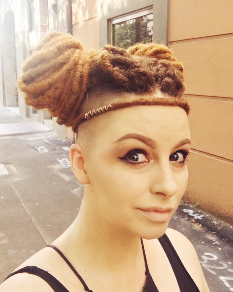 Undercut женская дреды