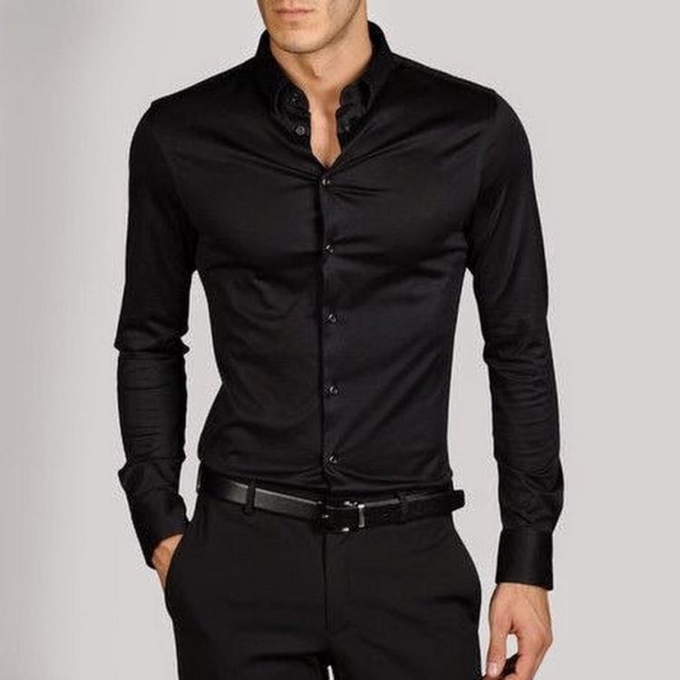 Парень в черной рубашке