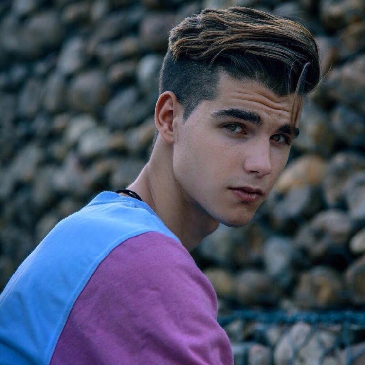 Альваро Мэл в 17