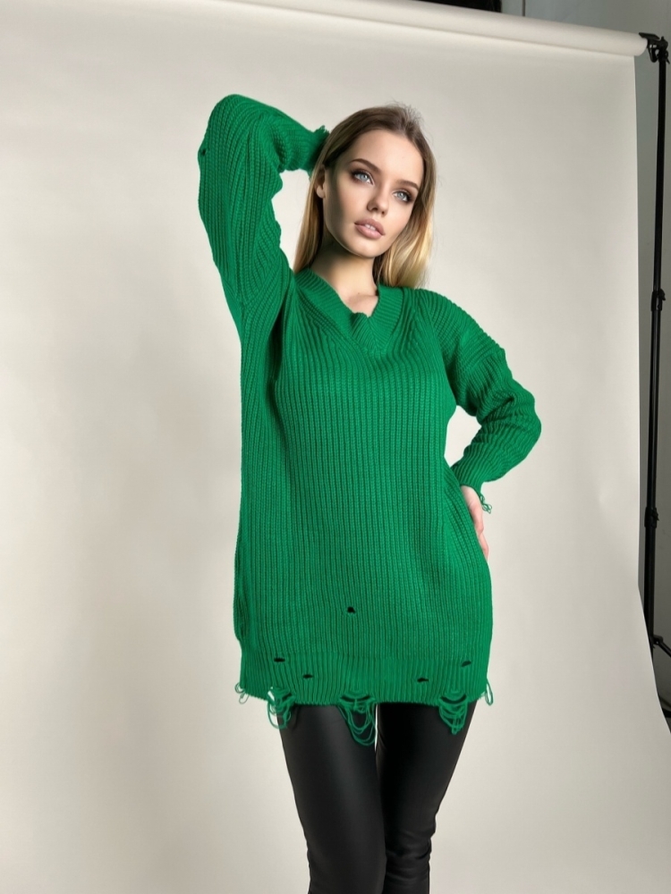 Зеленая кофта с дырками