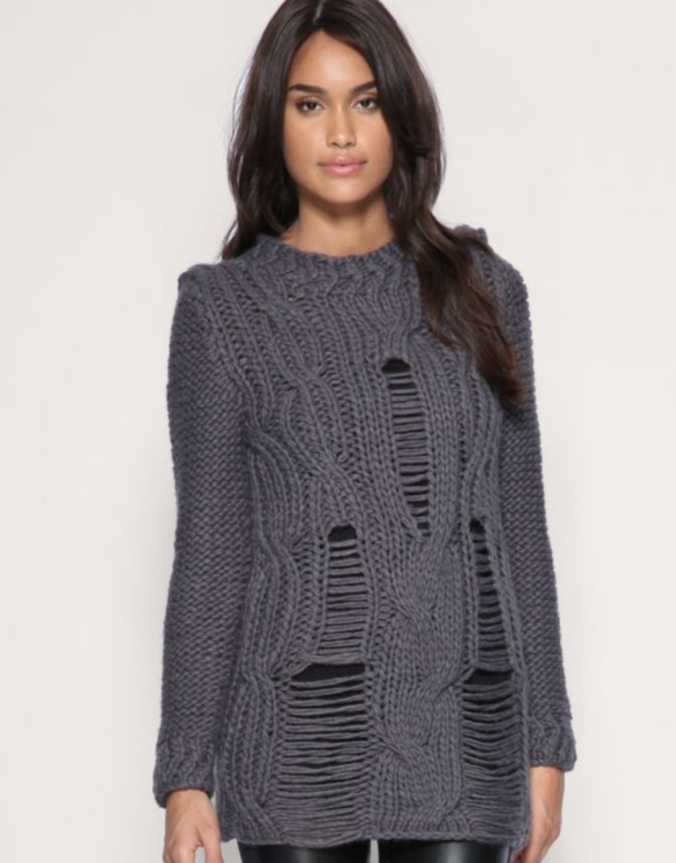 Джемпер со спущенными петлями