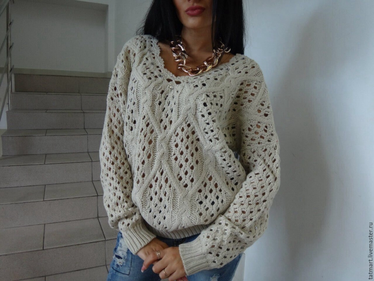 Свитер крупной вязки с дырками