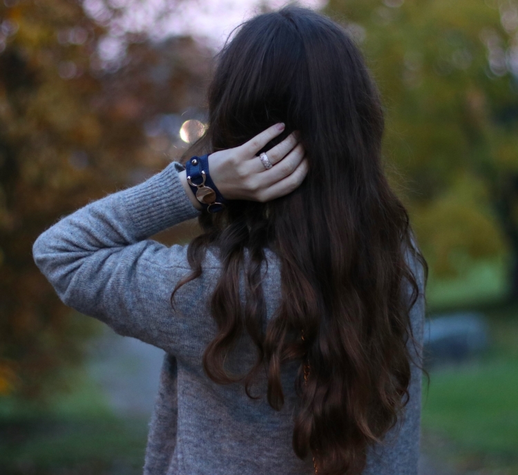 Карина 35 лет спиной в улице