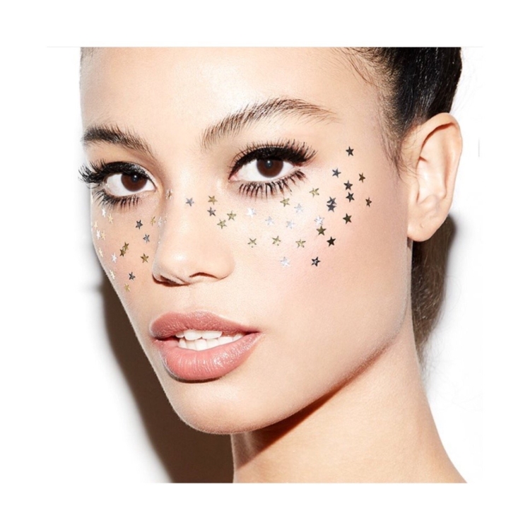 Макияж со звездочками на лице