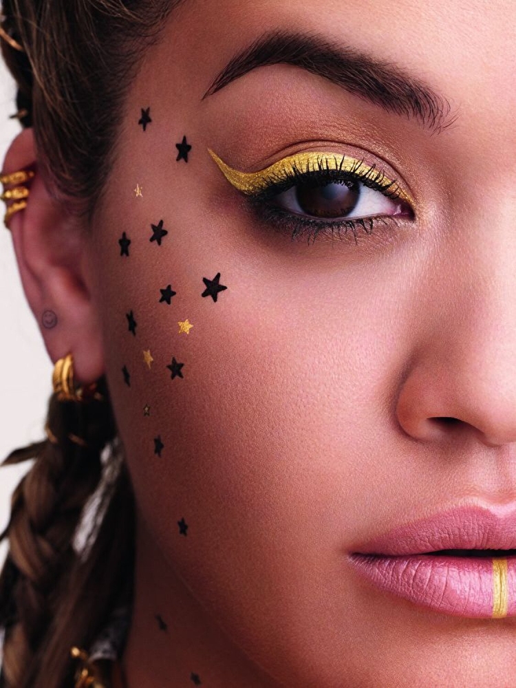 Макияж со звездочками на глазах