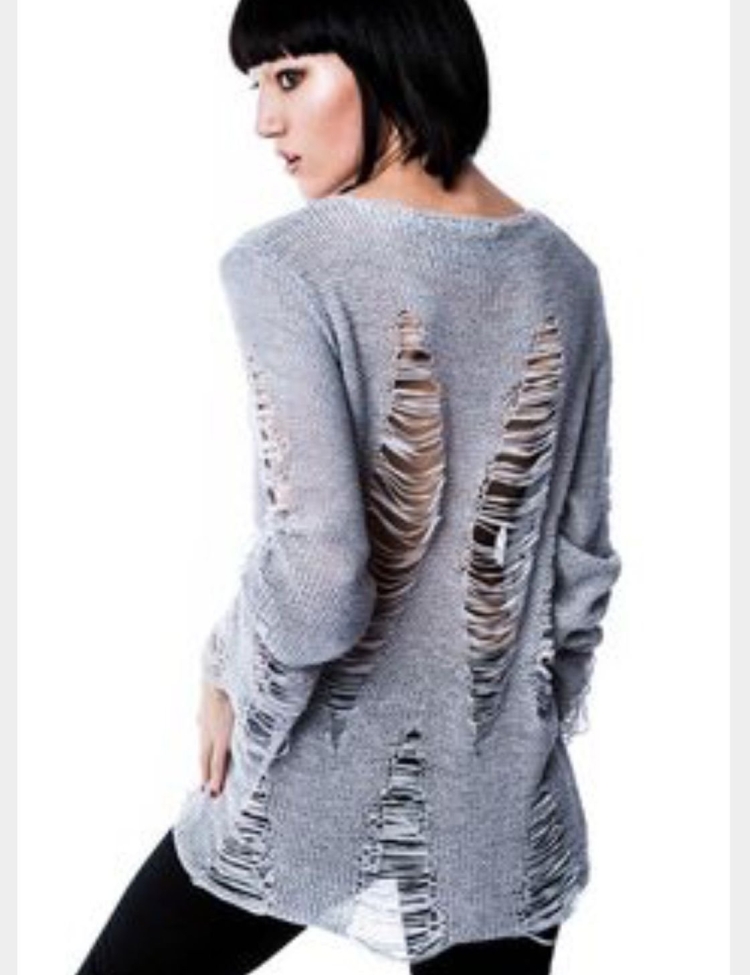 Джемпера с рваным эффектом