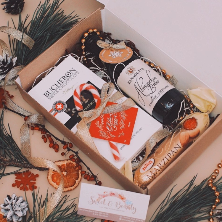 Новогодние наборы с вином