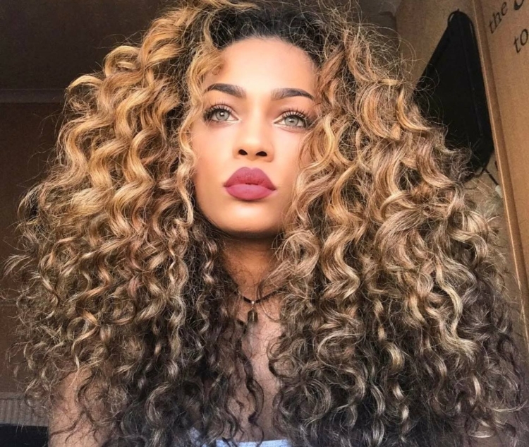 Афро кудри Ханна