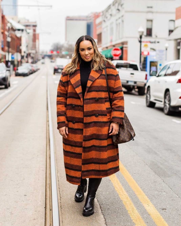 Модный образ осень 2022 для женщин полных