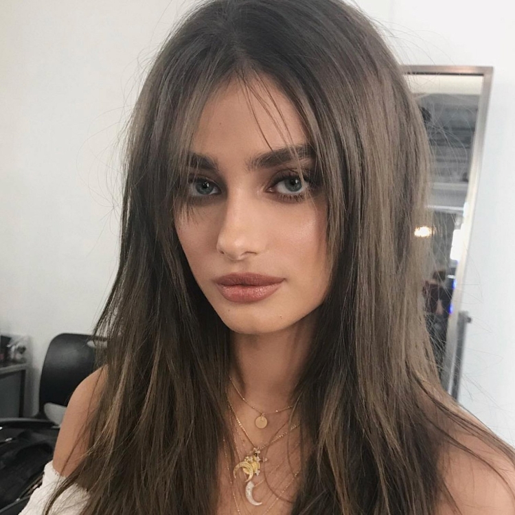 Тейлор Хилл стрижка