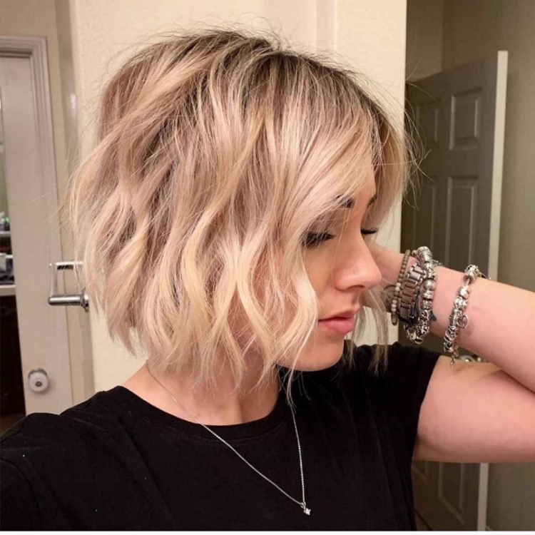 Месси Боб блонд