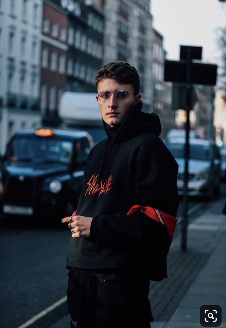 Мужской портрет в городе