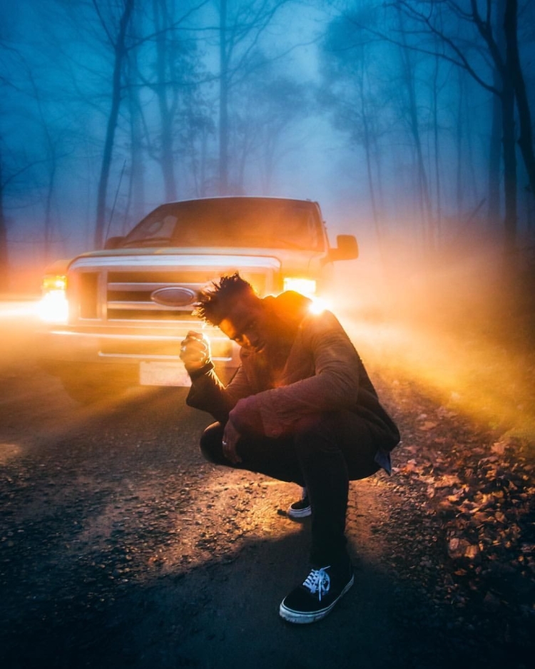 Фотосессия в свете фар